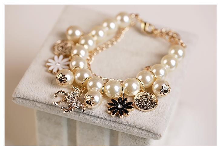 Bracelet Fleur de Perle – Glamour et Raffinement